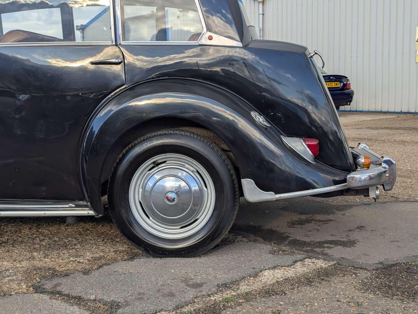 <p>1954 TRIUMPH RENOWN</p>