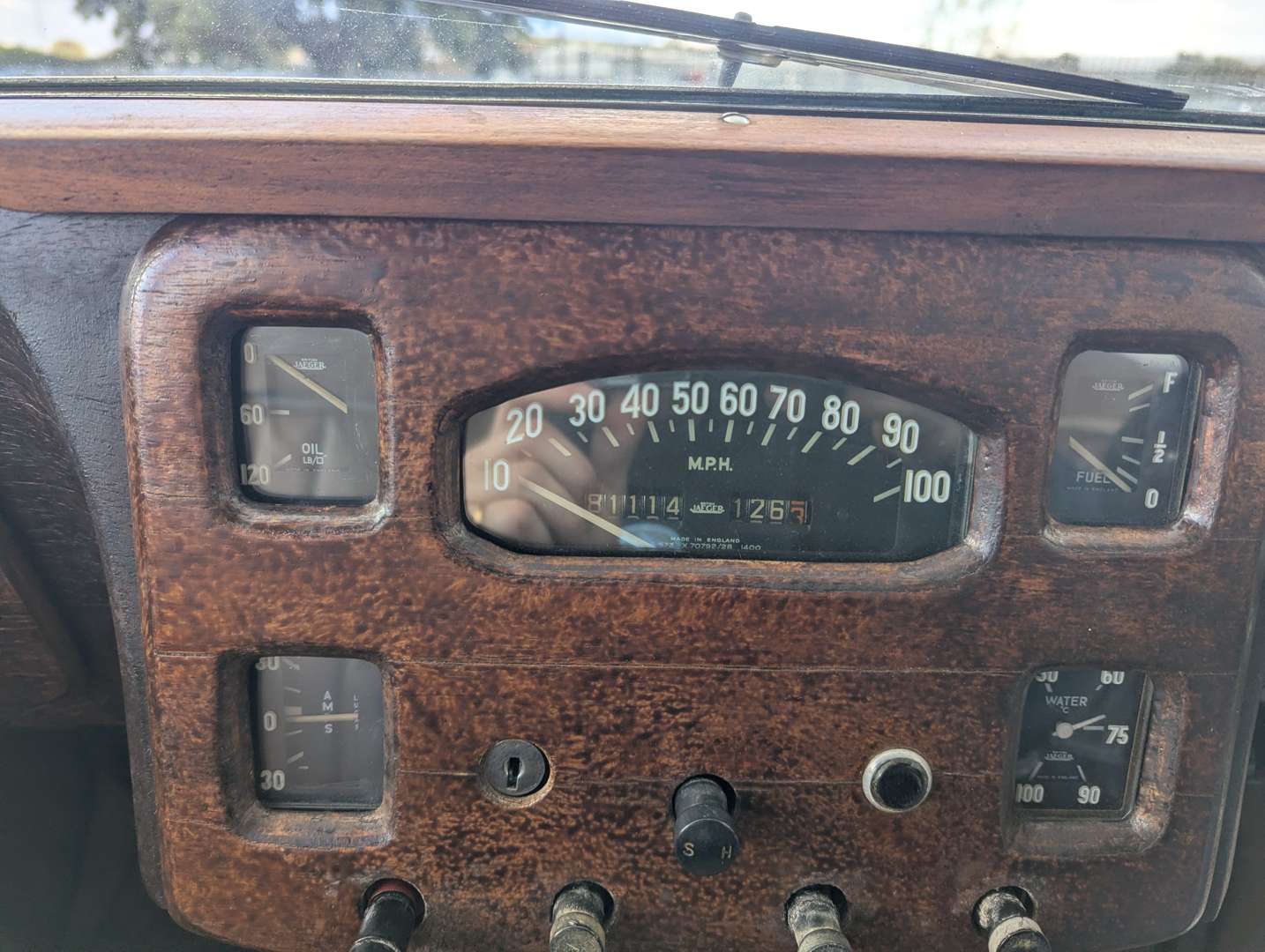 <p>1954 TRIUMPH RENOWN</p>