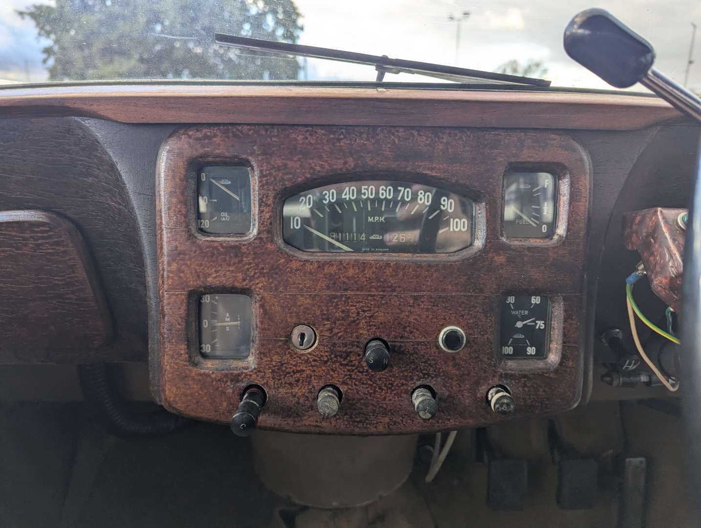 <p>1954 TRIUMPH RENOWN</p>