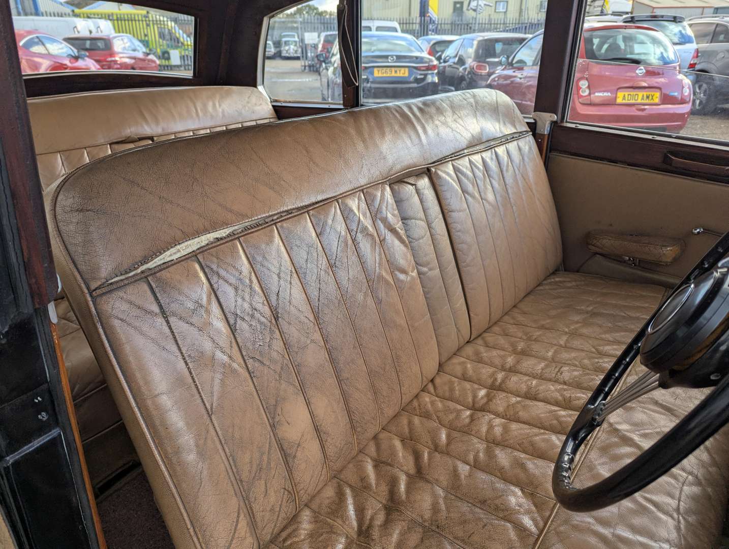 <p>1954 TRIUMPH RENOWN</p>