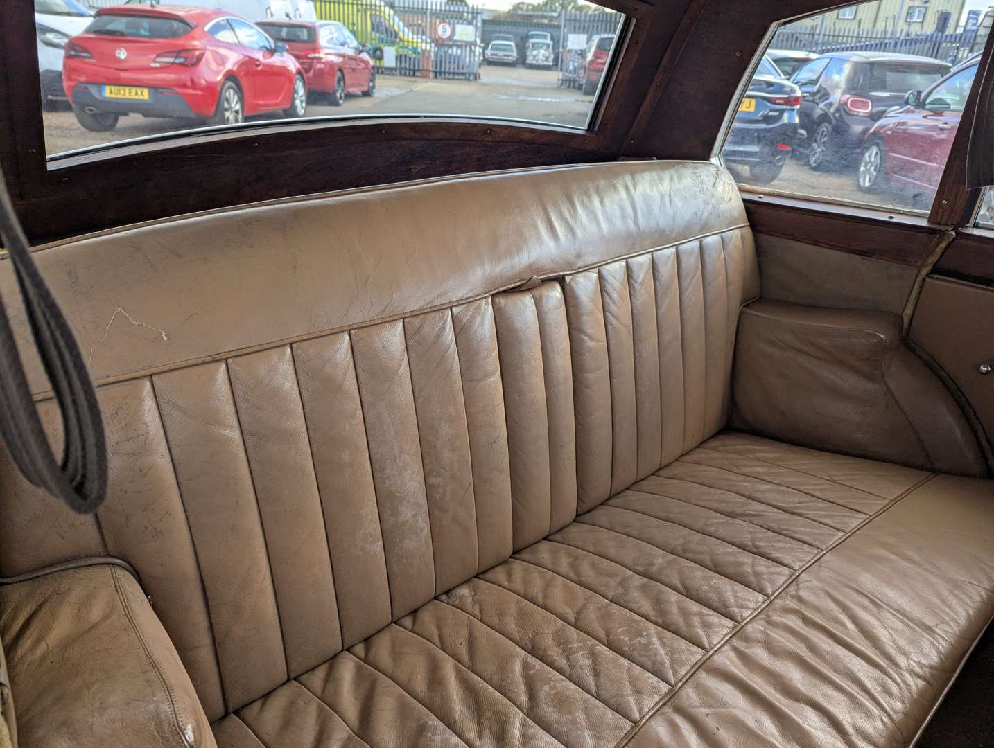 <p>1954 TRIUMPH RENOWN</p>