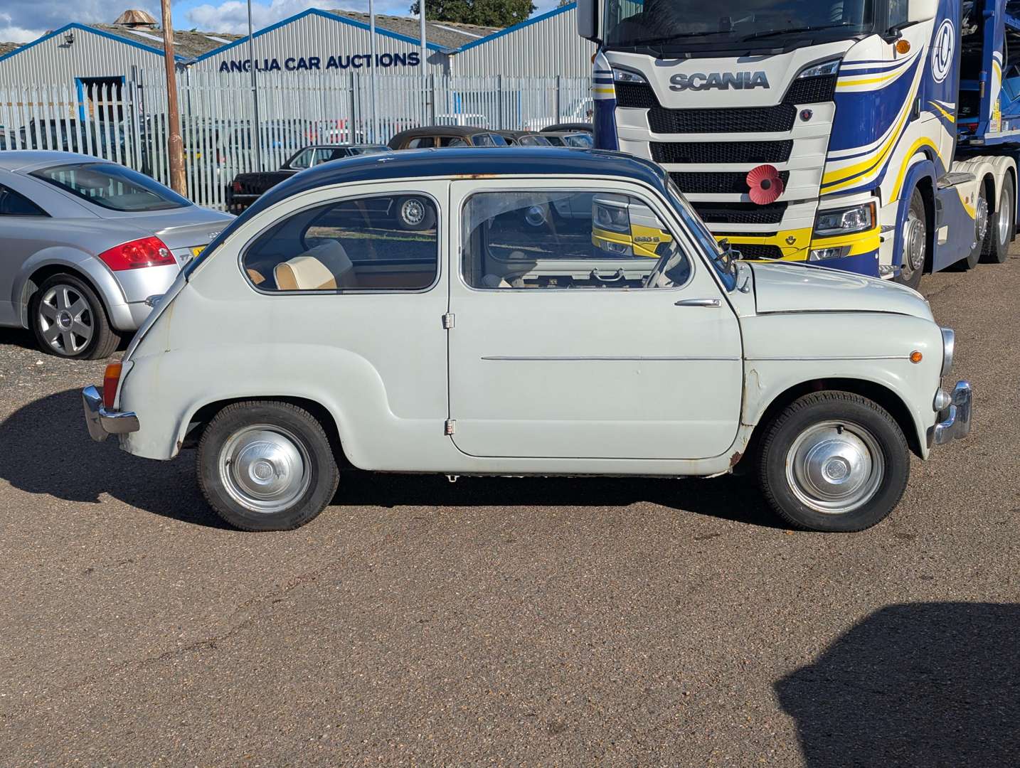 <p>1961 FIAT 600</p>