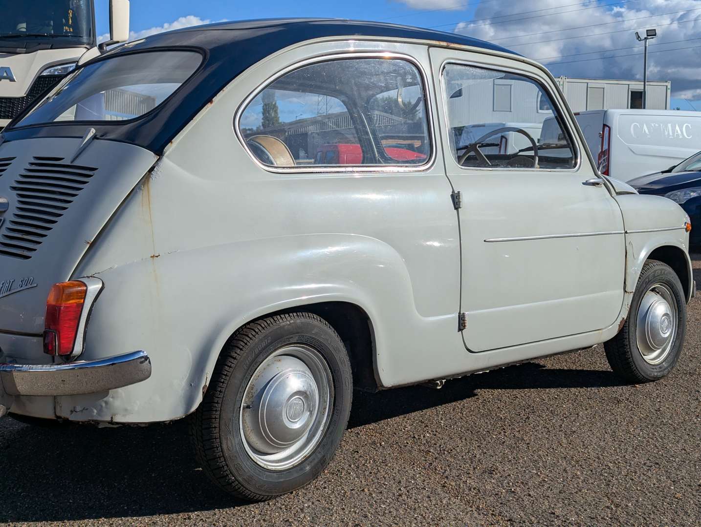 <p>1961 FIAT 600</p>