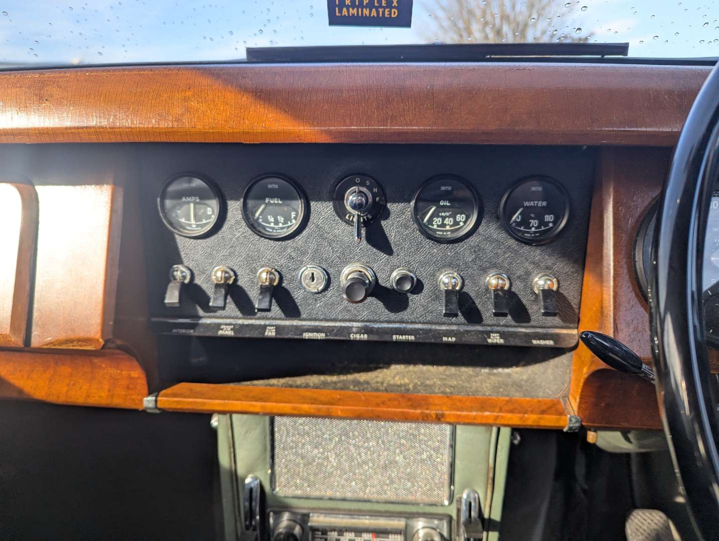 <p>1967 JAGUAR MKII 3.4</p>