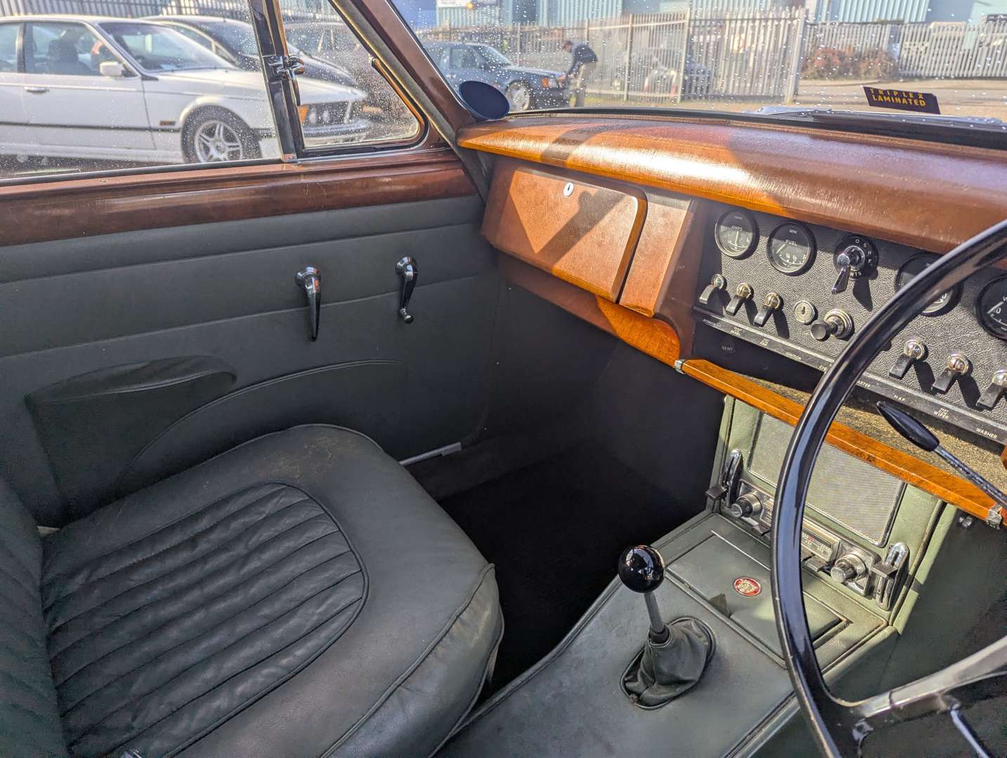 <p>1967 JAGUAR MKII 3.4</p>