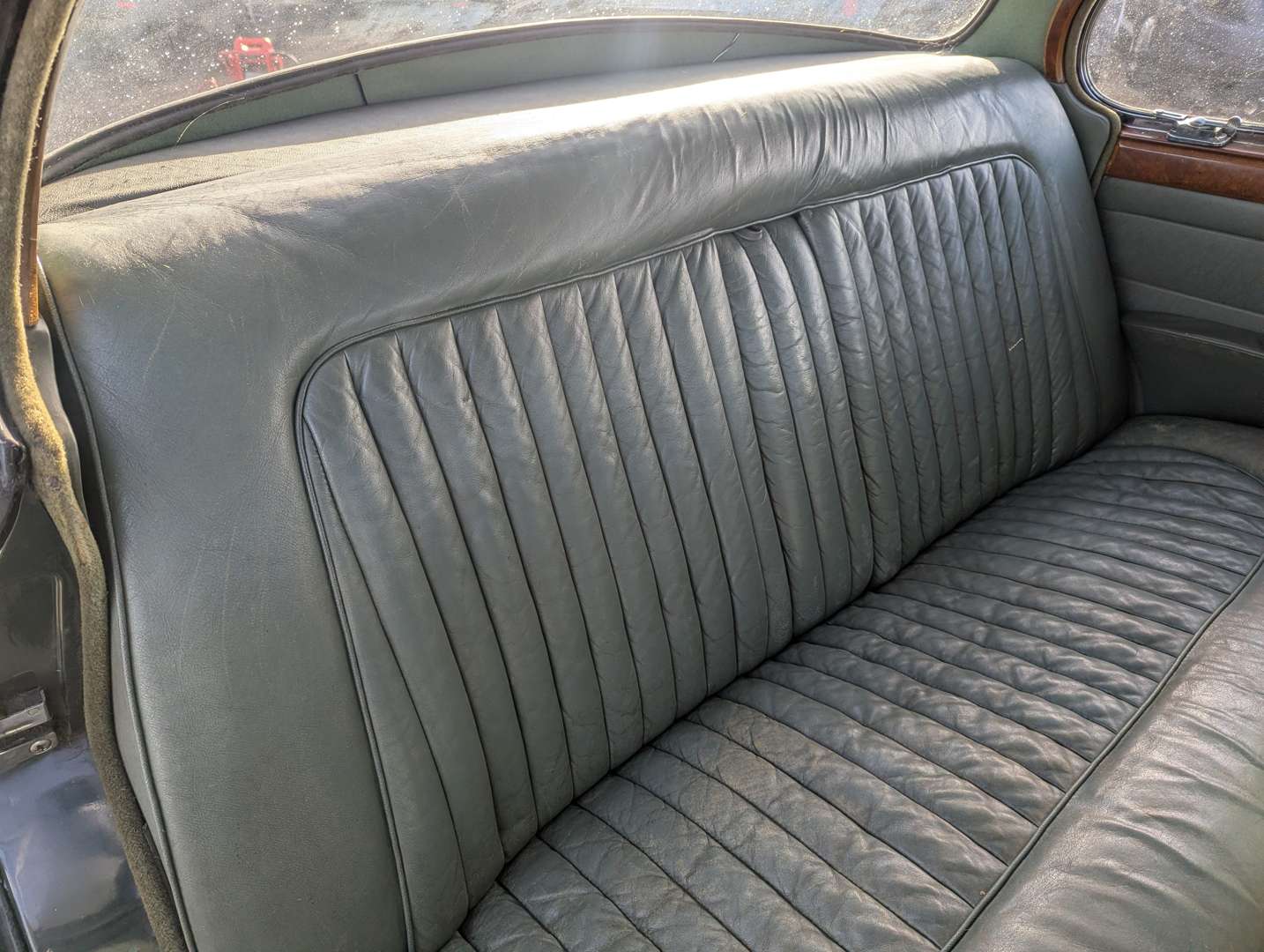 <p>1967 JAGUAR MKII 3.4</p>