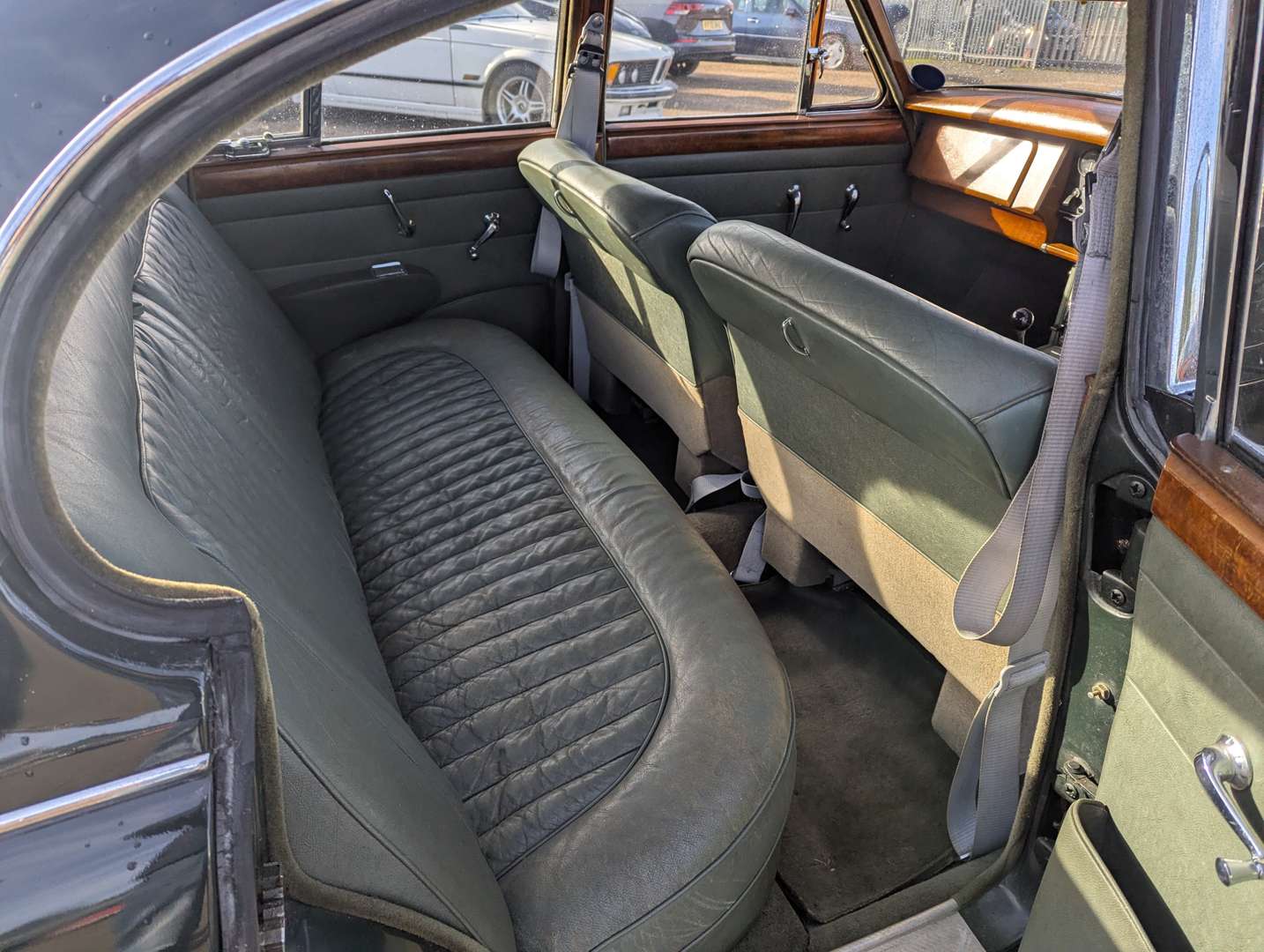 <p>1967 JAGUAR MKII 3.4</p>