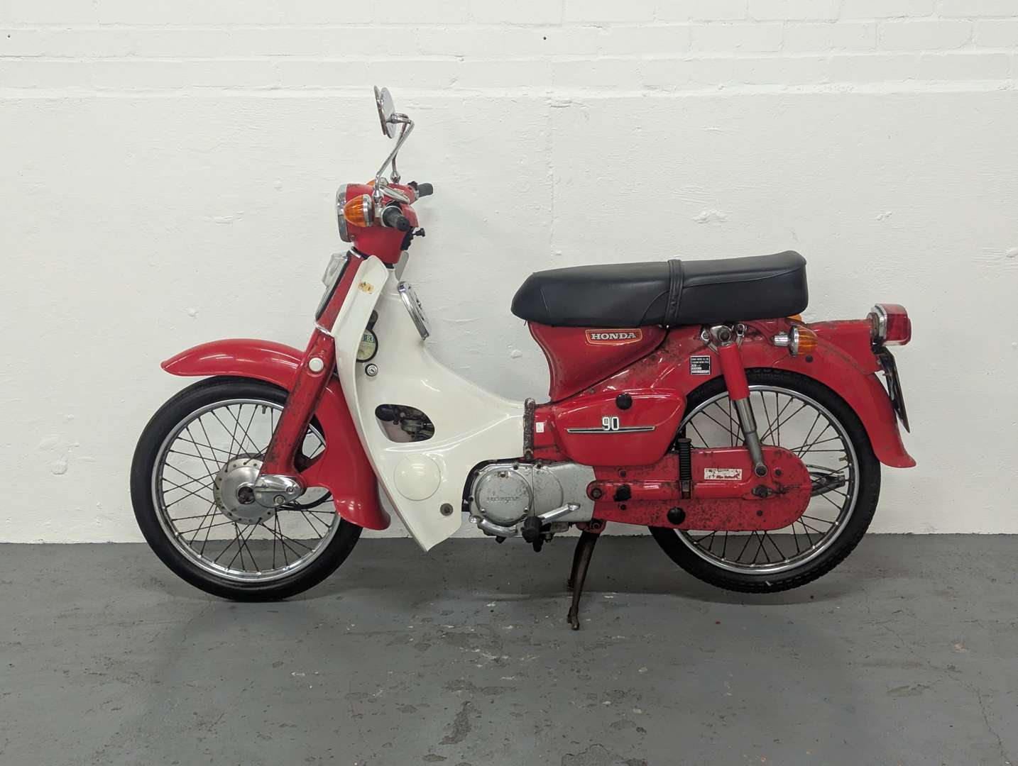 <p>1981 HONDA C90 - ONE REG'D OWNER</p>