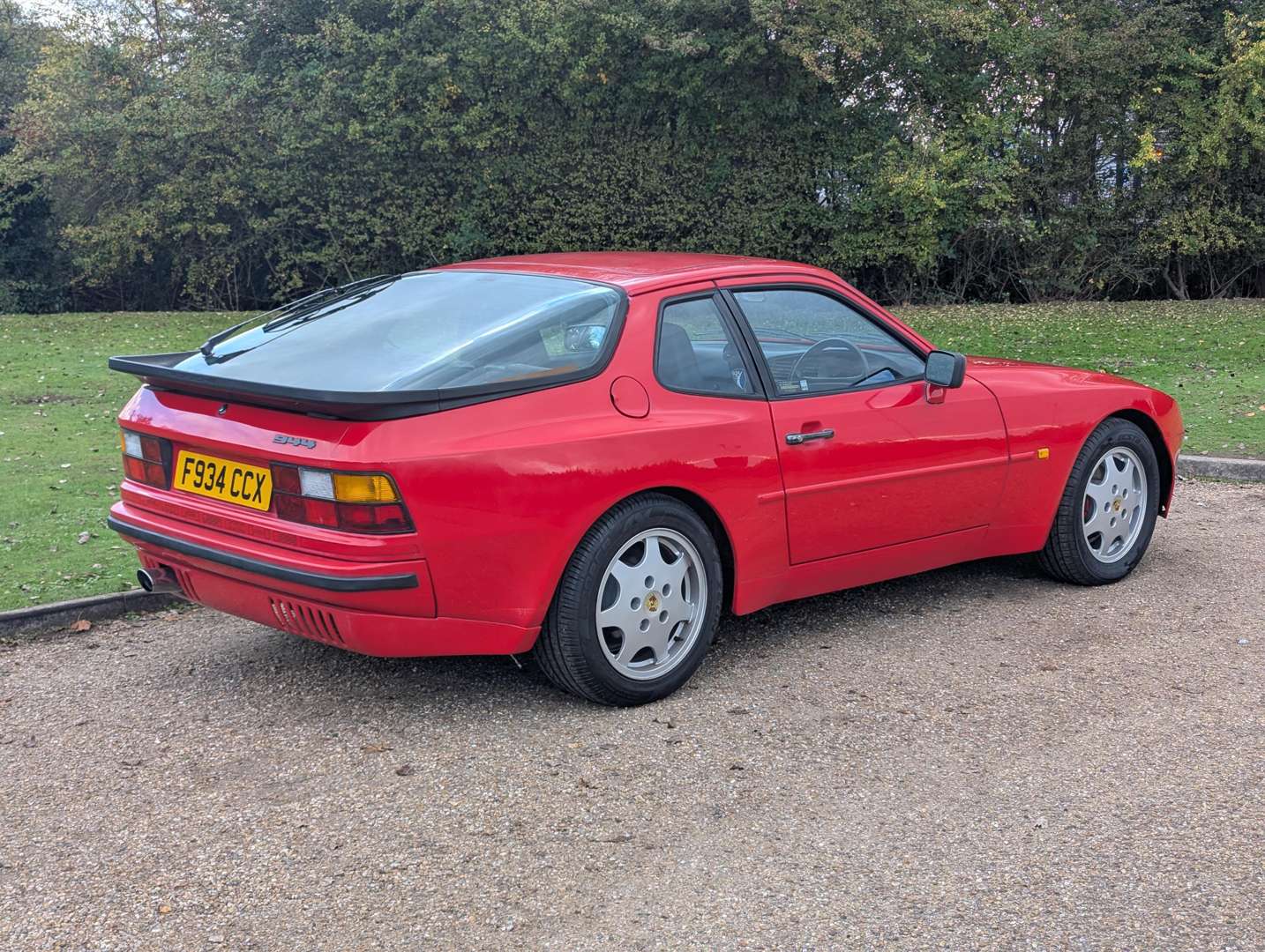 <p>1988 PORSCHE 944</p>