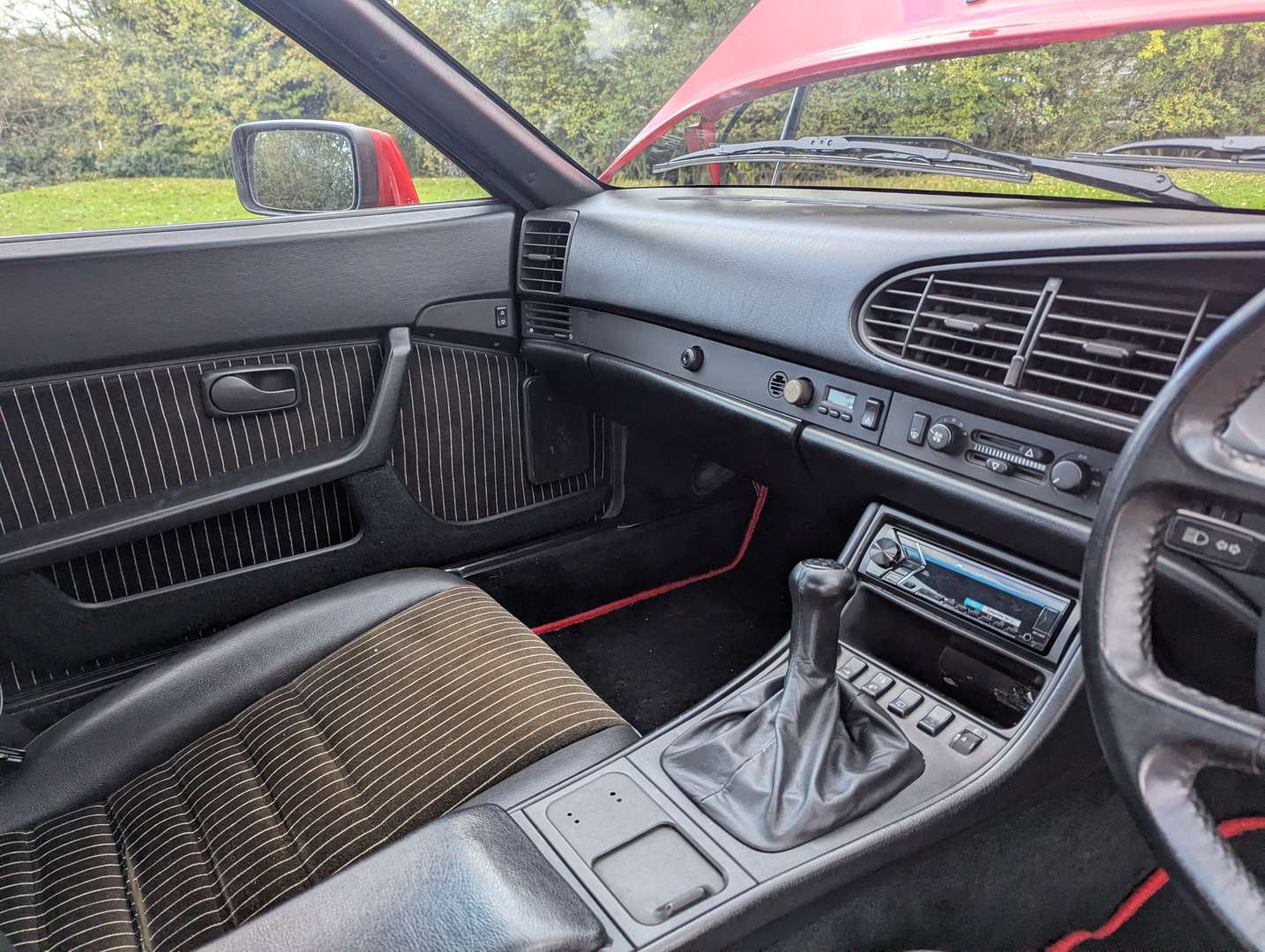 <p>1988 PORSCHE 944</p>