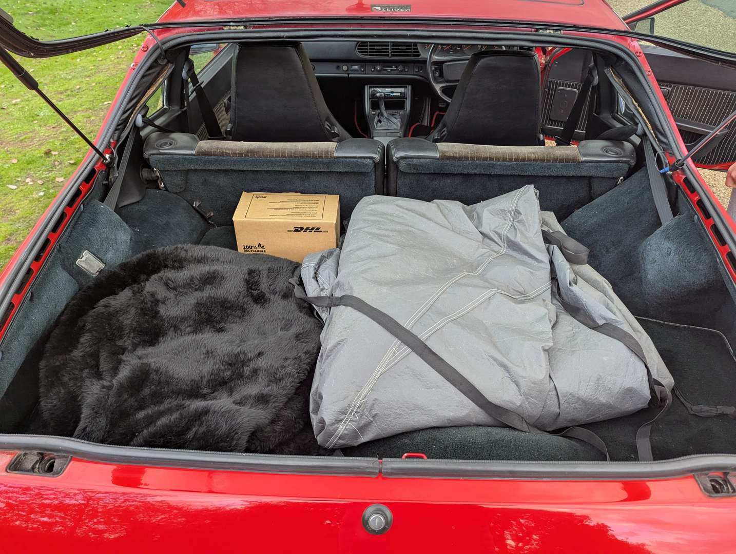 <p>1988 PORSCHE 944</p>