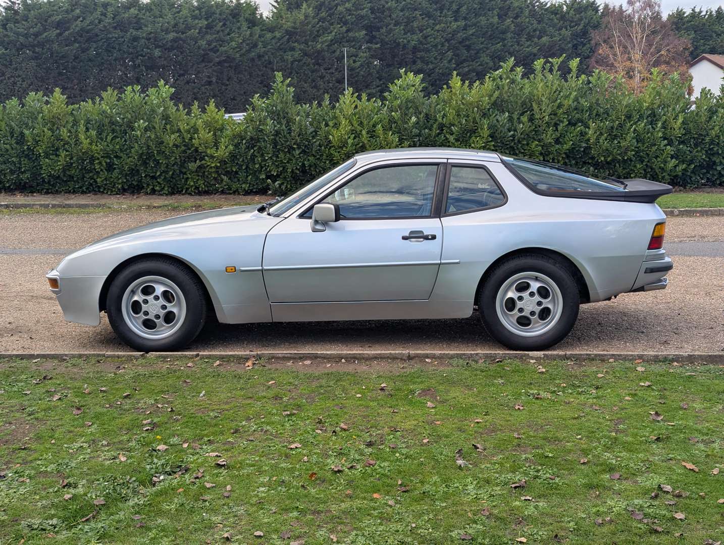 <p>1988 PORSCHE 944</p>