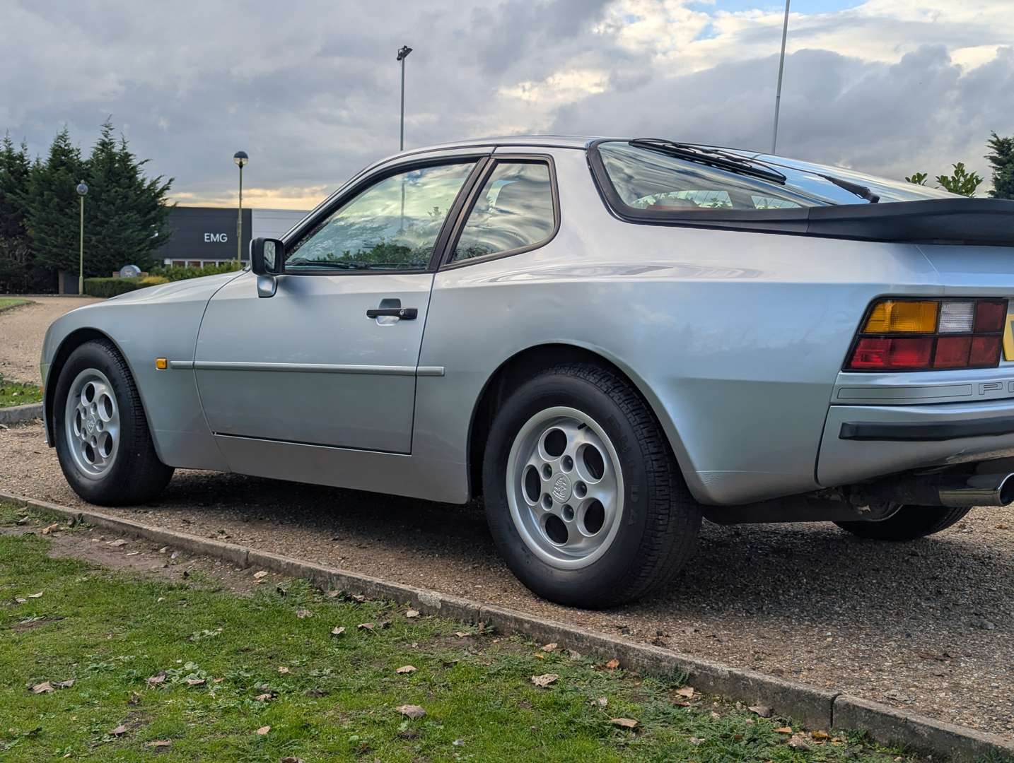 <p>1988 PORSCHE 944</p>