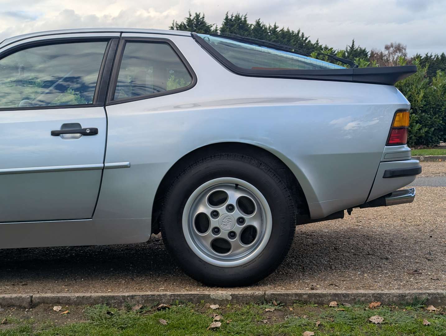 <p>1988 PORSCHE 944</p>