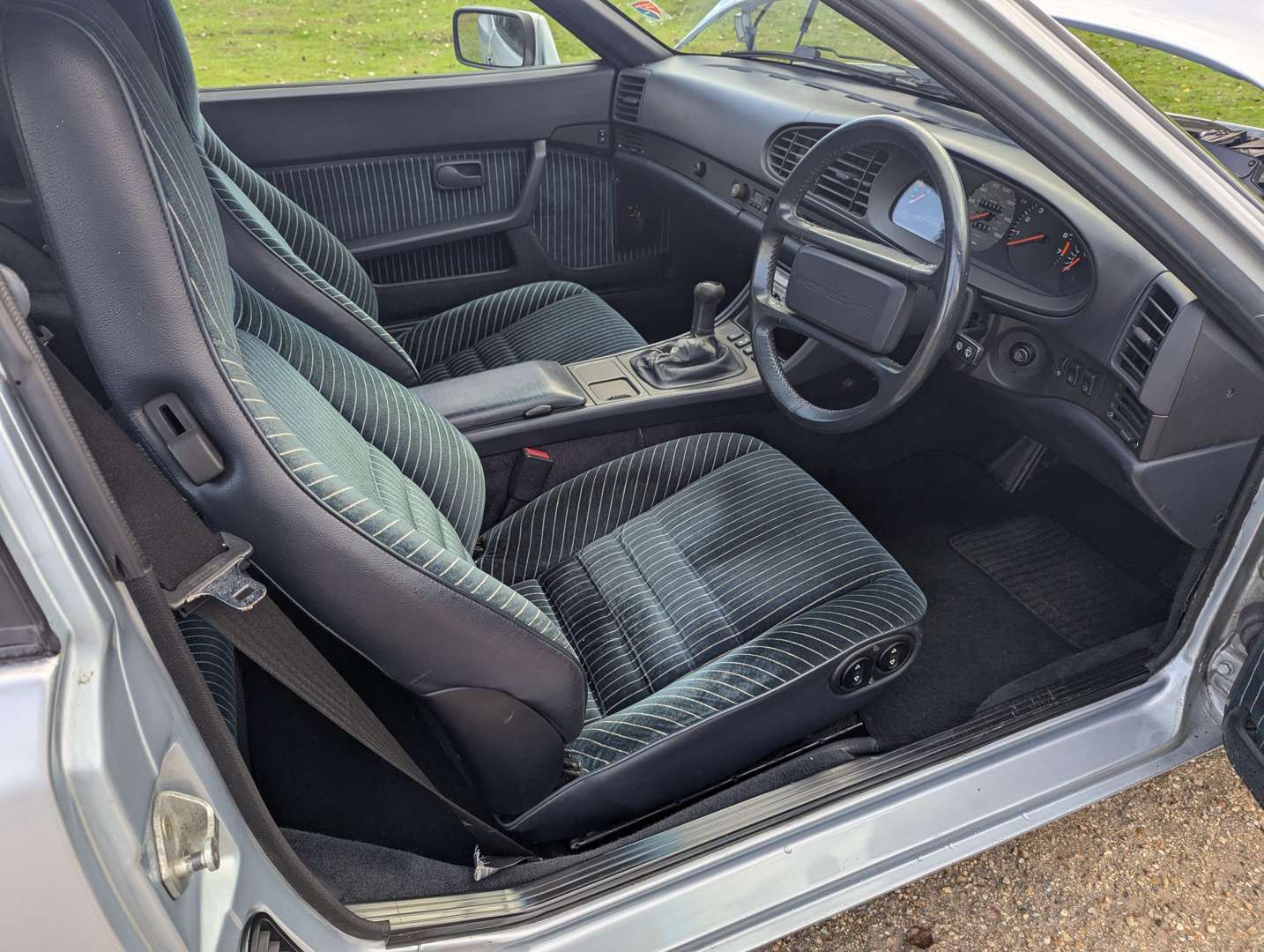 <p>1988 PORSCHE 944</p>