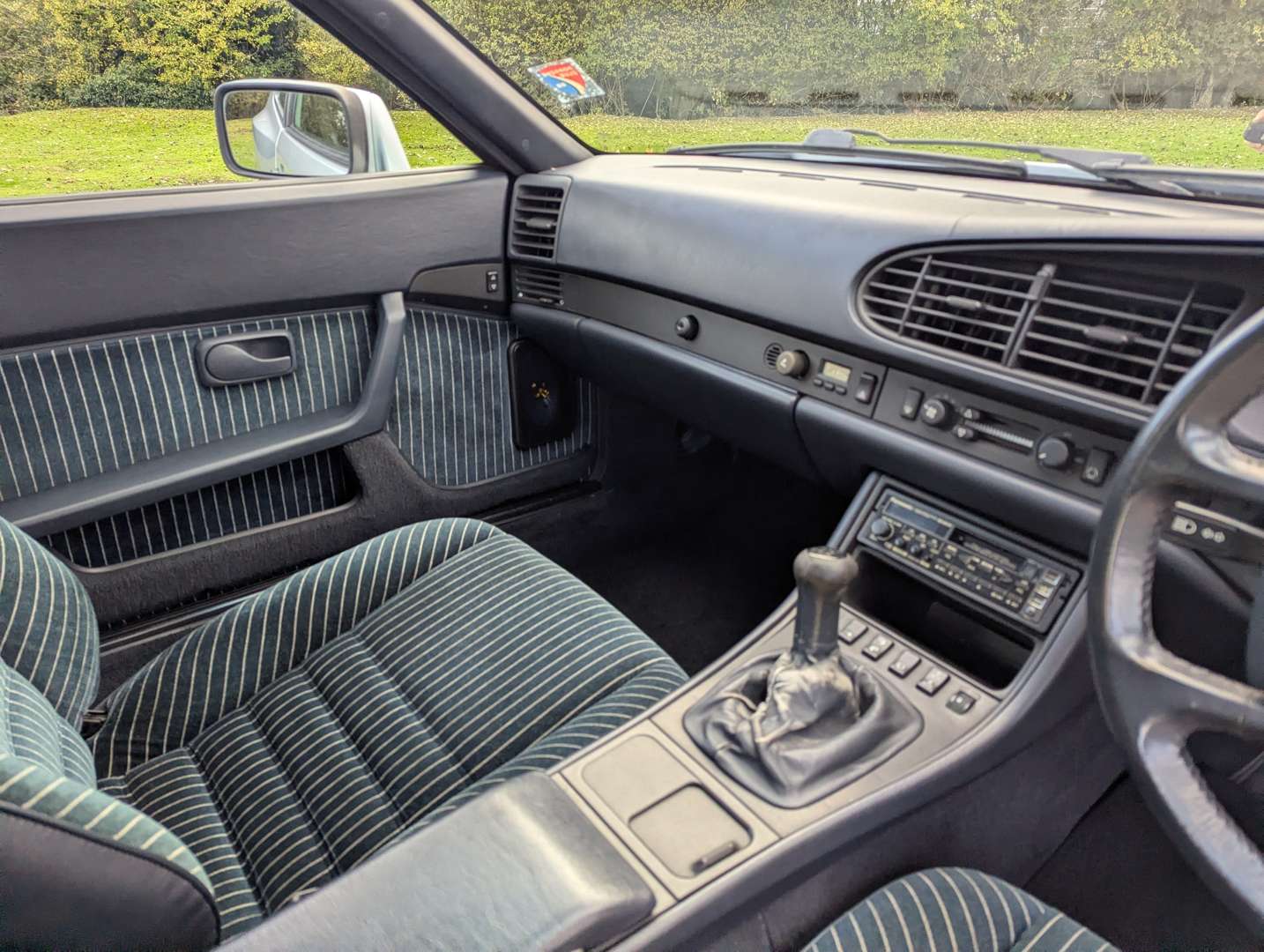 <p>1988 PORSCHE 944</p>