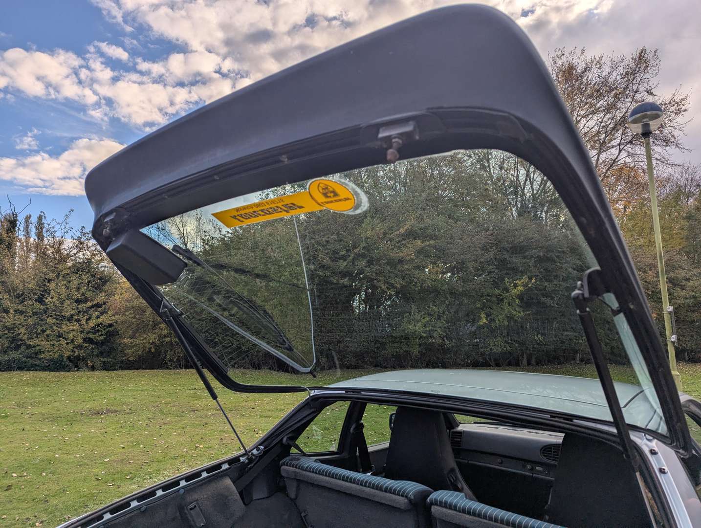 <p>1988 PORSCHE 944</p>