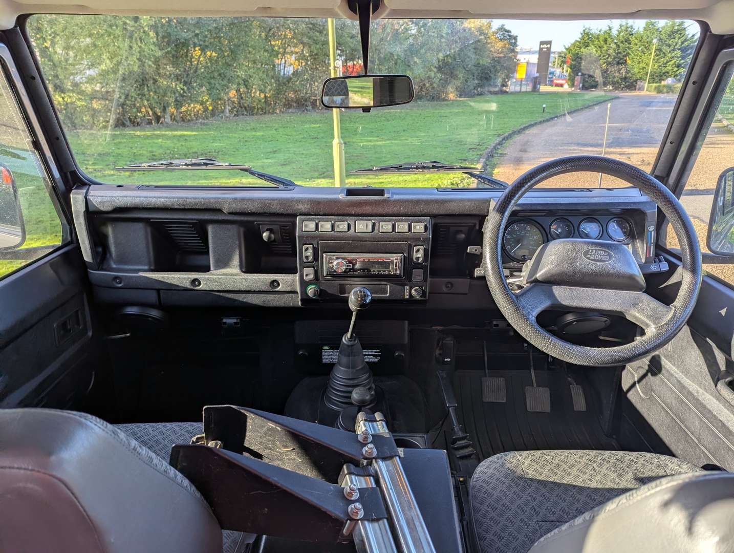 <p>2006 LAND ROVER DEFENDER 90 TD5</p>