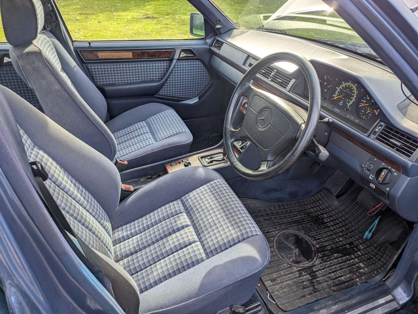 <p>1993 MERCEDES 280 TE AUTO ESTATE</p>