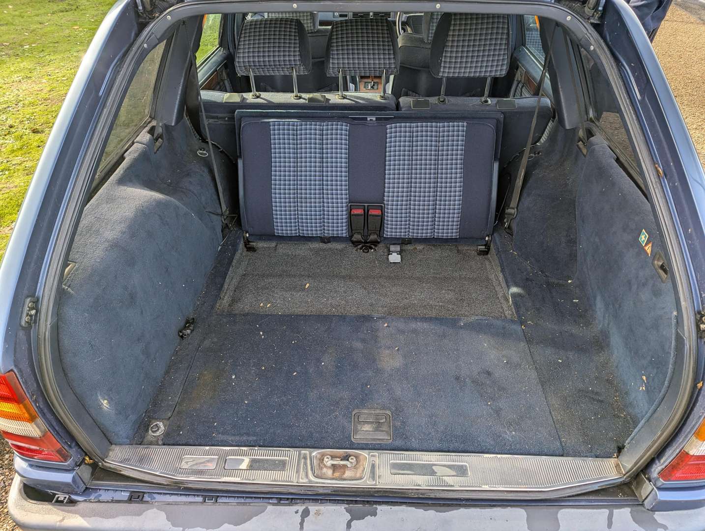 <p>1993 MERCEDES 280 TE AUTO ESTATE</p>