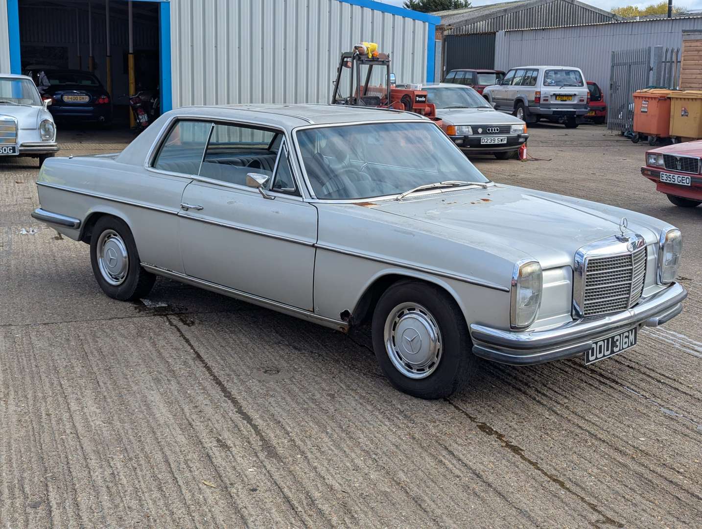 <p>1973 MERCEDES 280 CE AUTO</p>