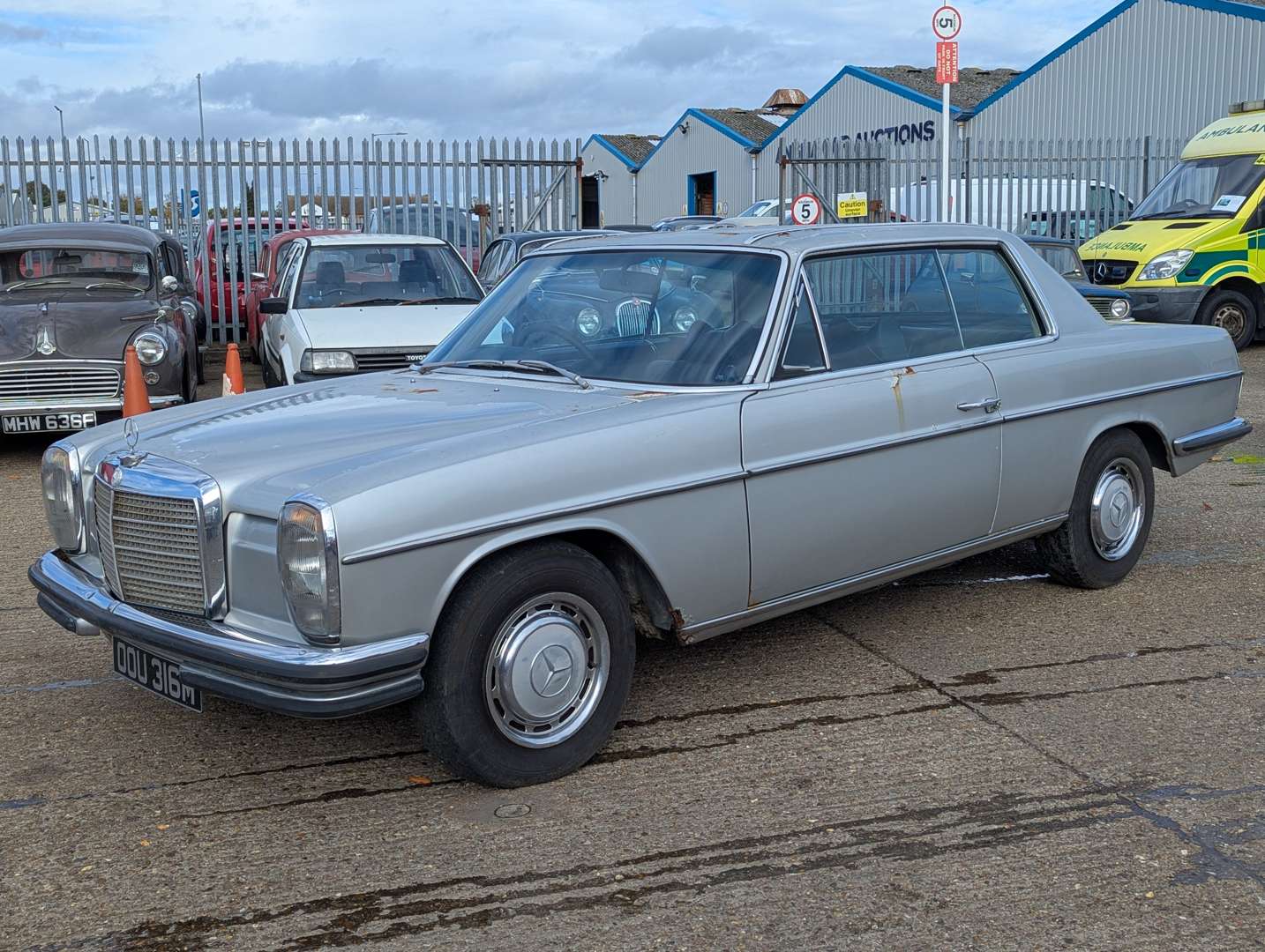 <p>1973 MERCEDES 280 CE AUTO</p>