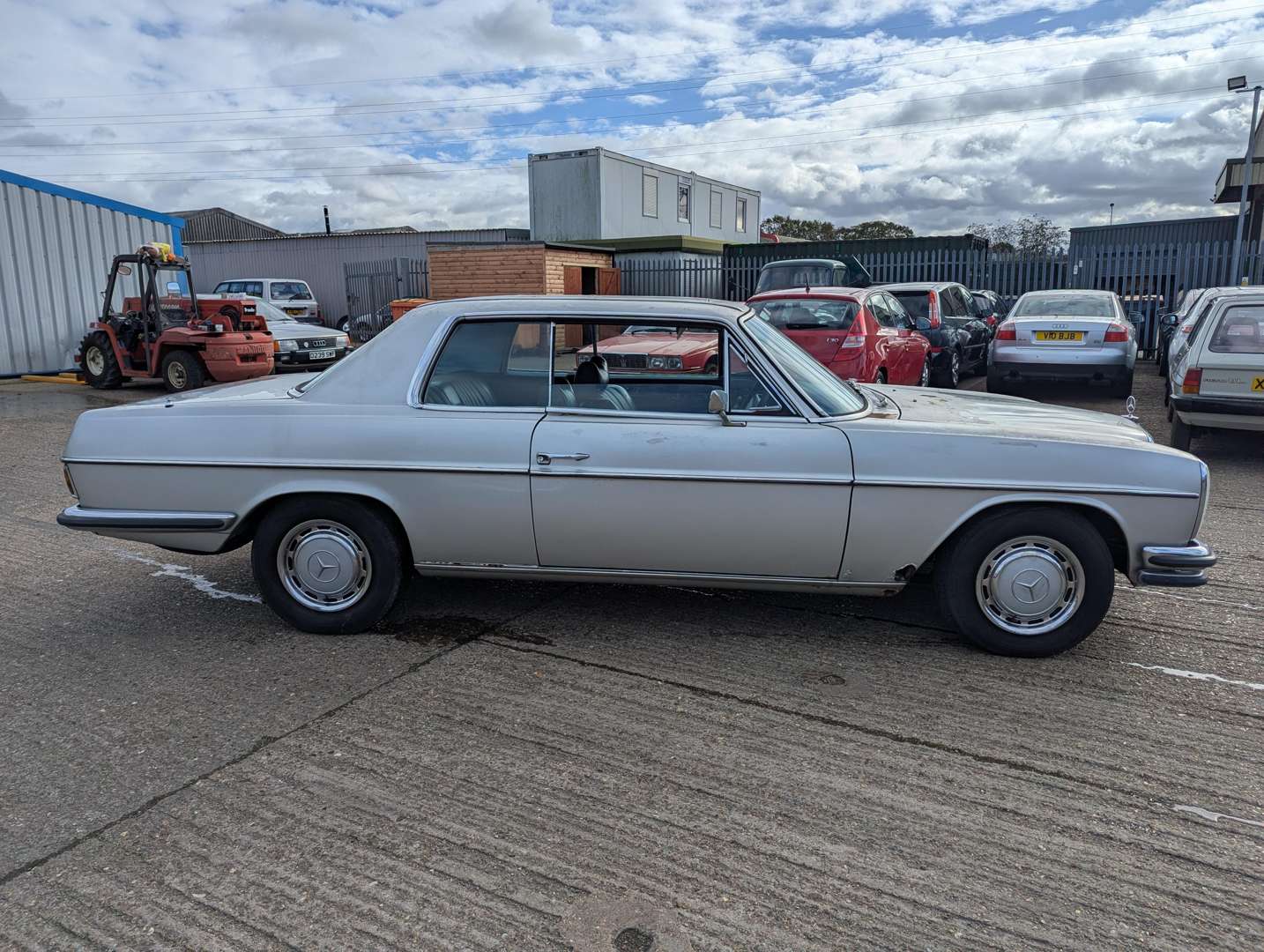 <p>1973 MERCEDES 280 CE AUTO</p>