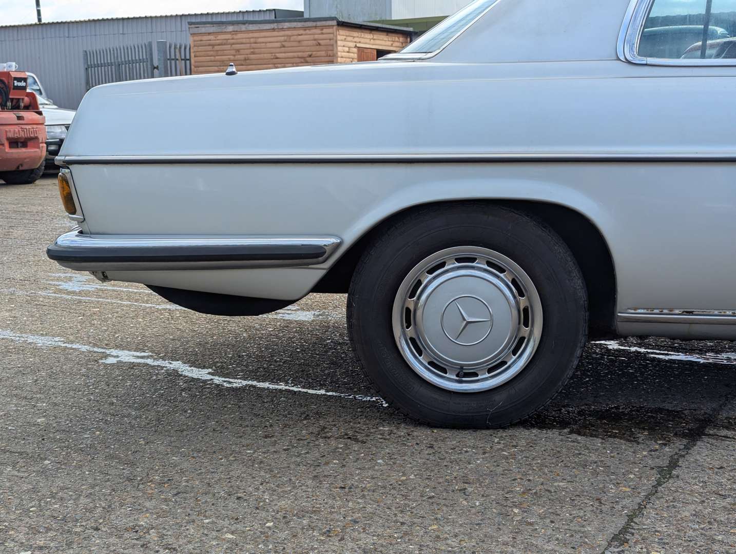 <p>1973 MERCEDES 280 CE AUTO</p>