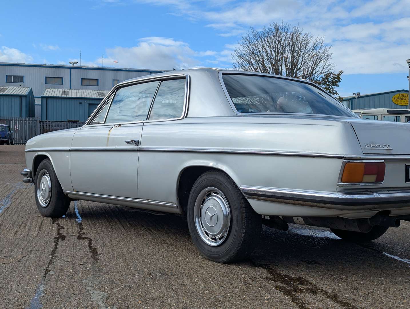 <p>1973 MERCEDES 280 CE AUTO</p>