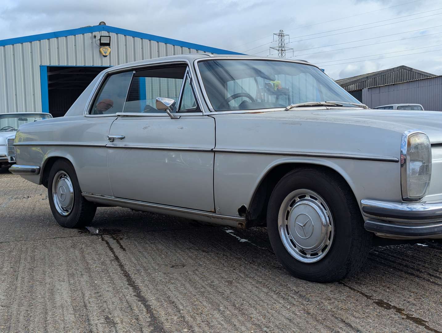<p>1973 MERCEDES 280 CE AUTO</p>
