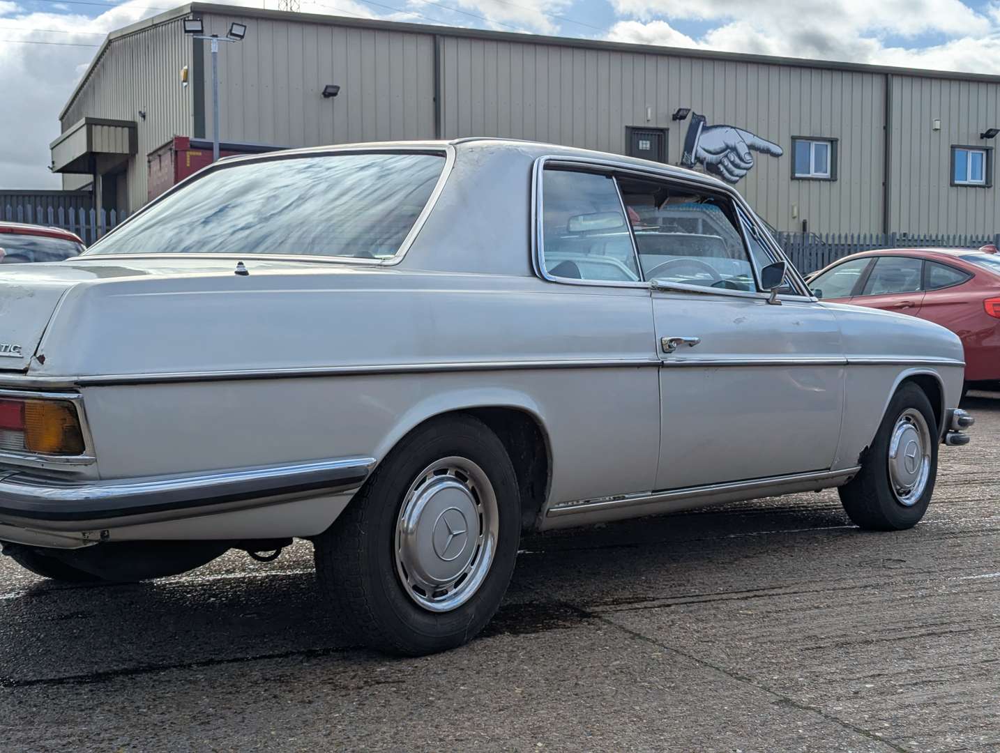<p>1973 MERCEDES 280 CE AUTO</p>