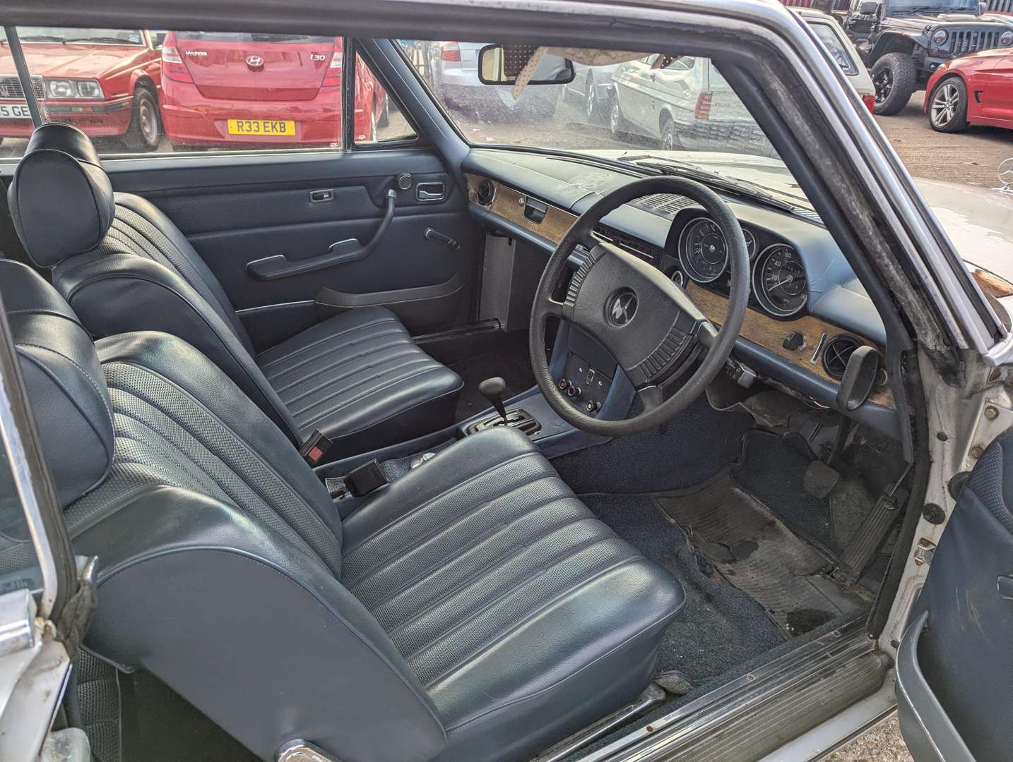 <p>1973 MERCEDES 280 CE AUTO</p>