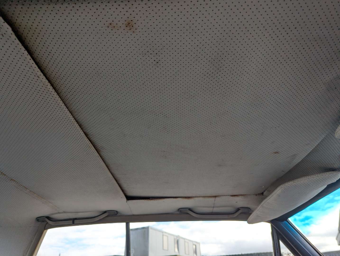 <p>1973 MERCEDES 280 CE AUTO</p>