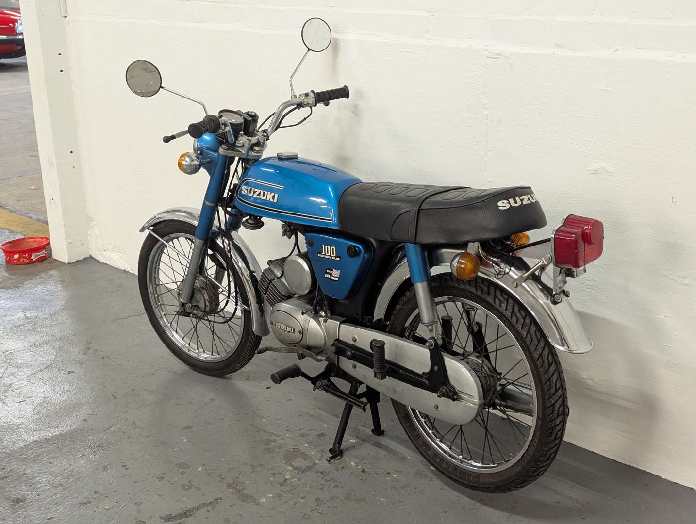 <p>1977 SUZUKI A100</p>