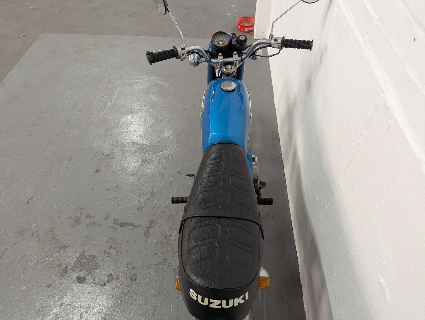 <p>1977 SUZUKI A100</p>