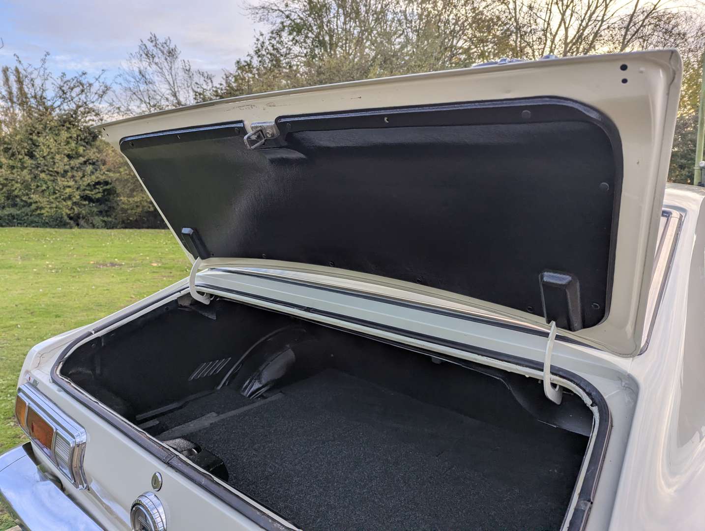 <p>1974 DATSUN 1200 GX COUPE</p>