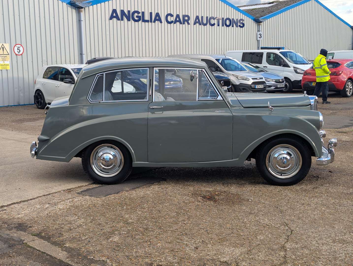 <p>1953 TRIUMPH MAYFLOWER</p>