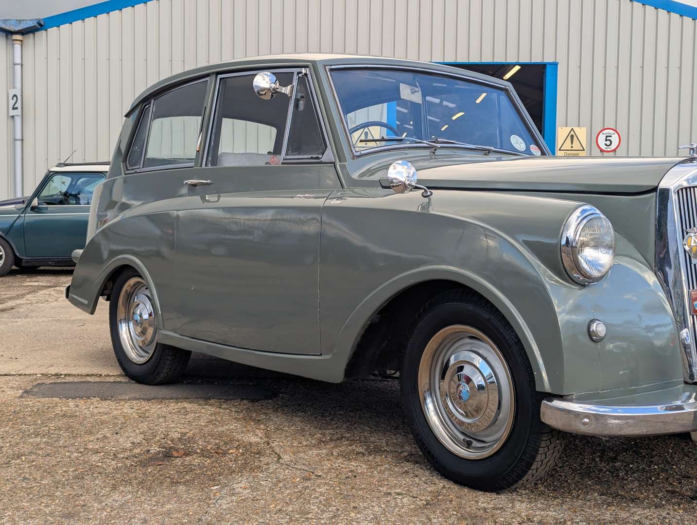 <p>1953 TRIUMPH MAYFLOWER</p>