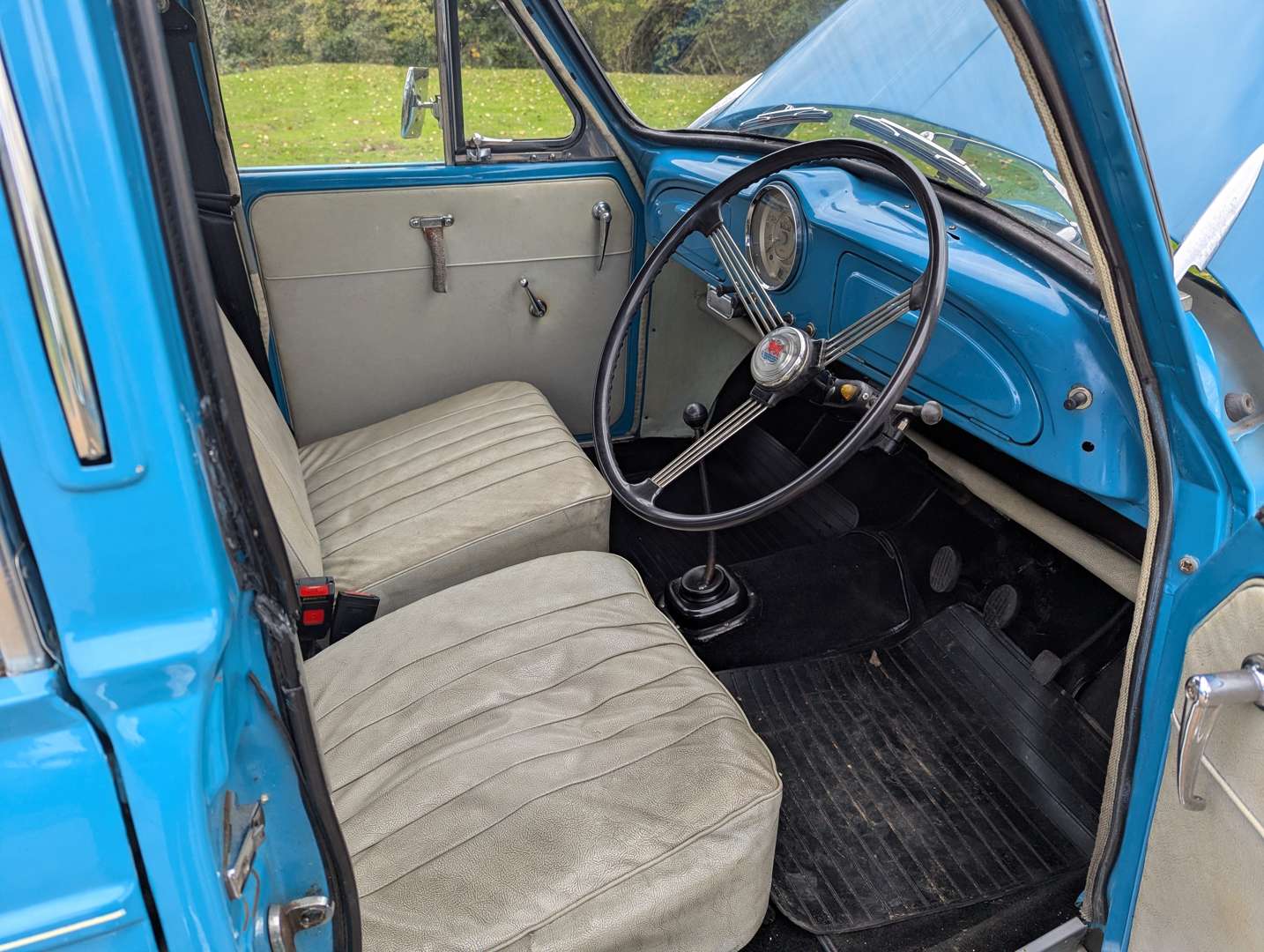 <p>1959 MORRIS MINOR</p>