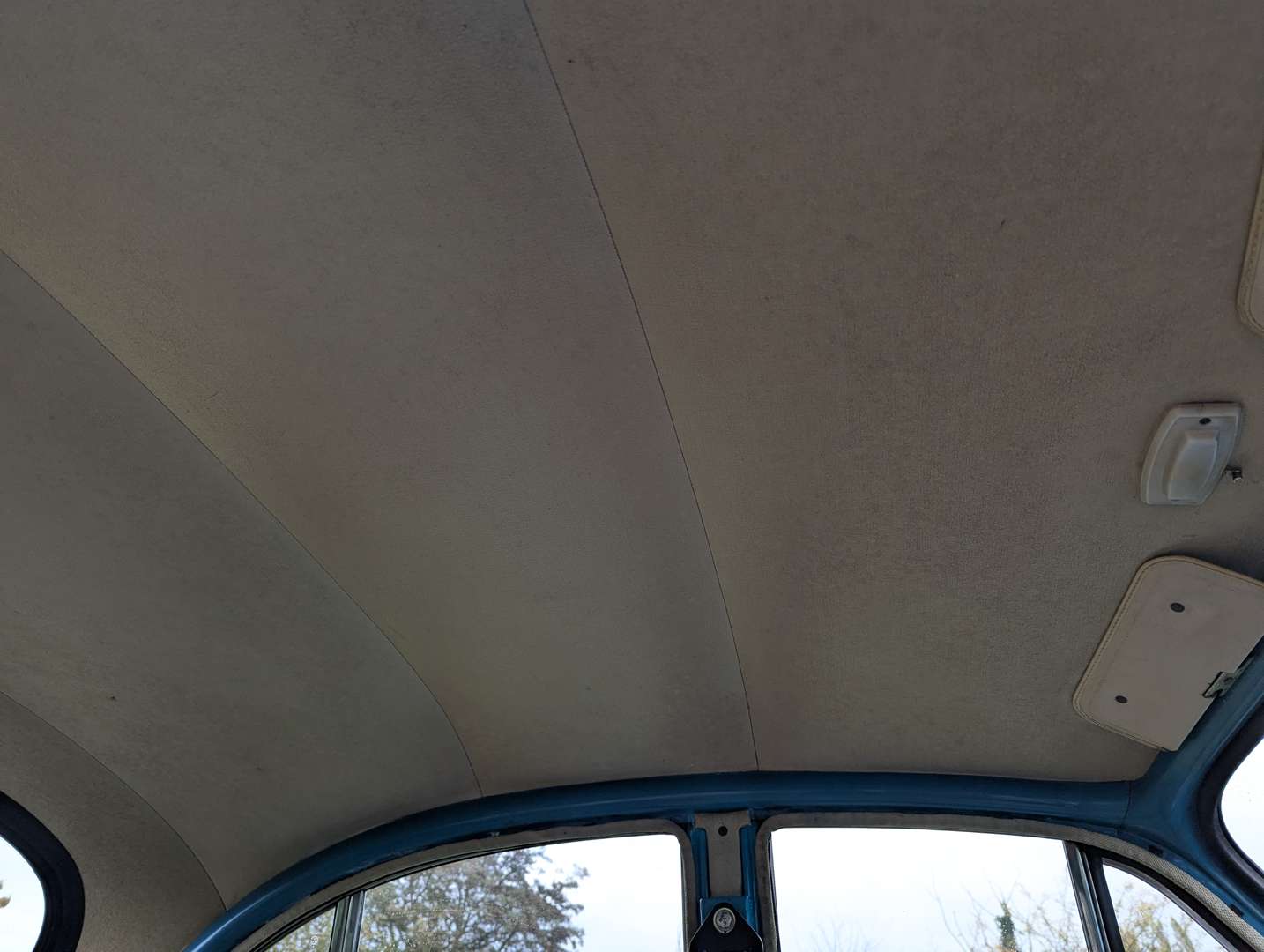 <p>1959 MORRIS MINOR</p>