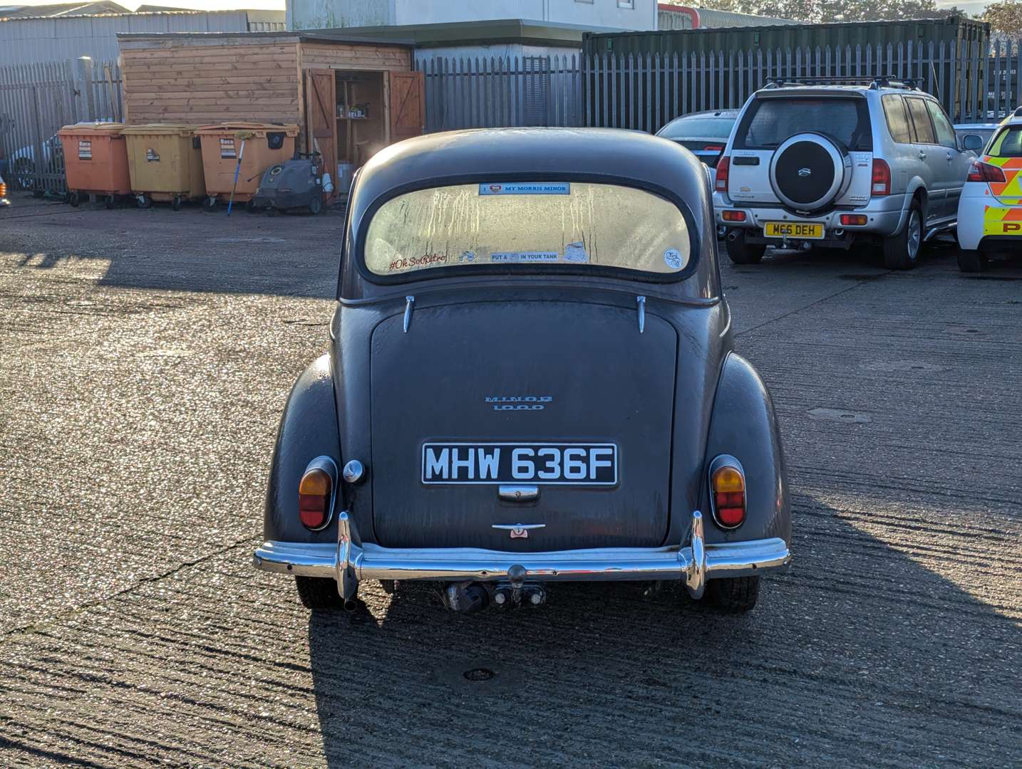 <p>1967 MORRIS MINOR</p>