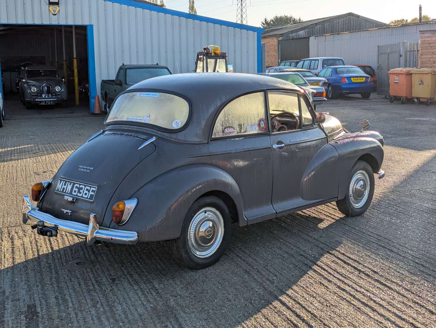 <p>1967 MORRIS MINOR</p>