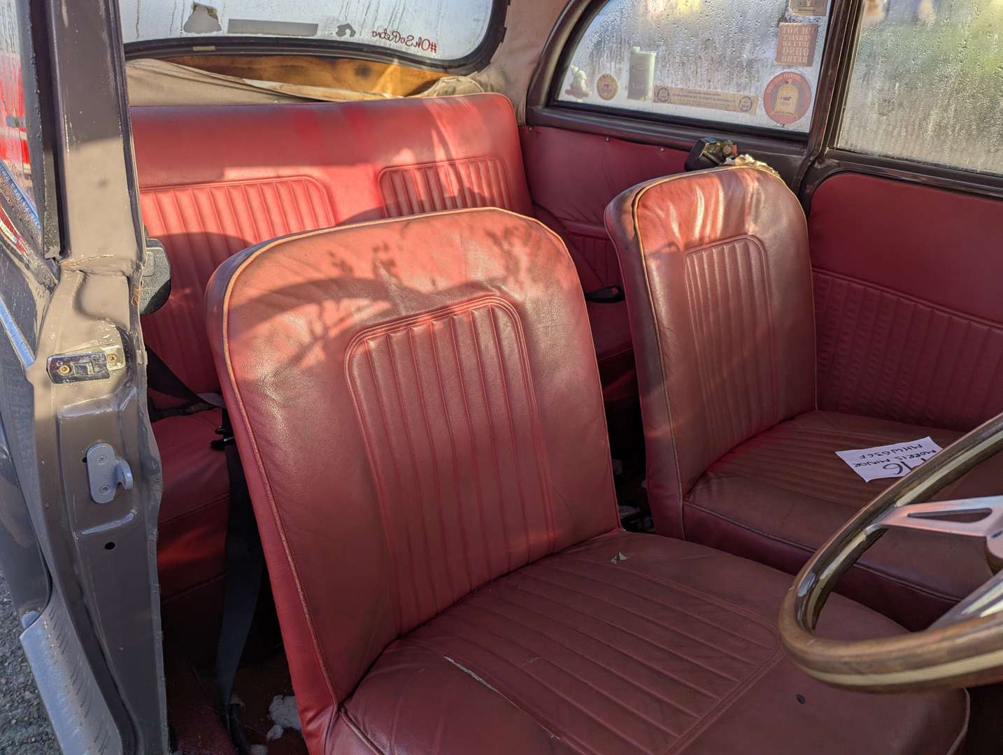 <p>1967 MORRIS MINOR</p>