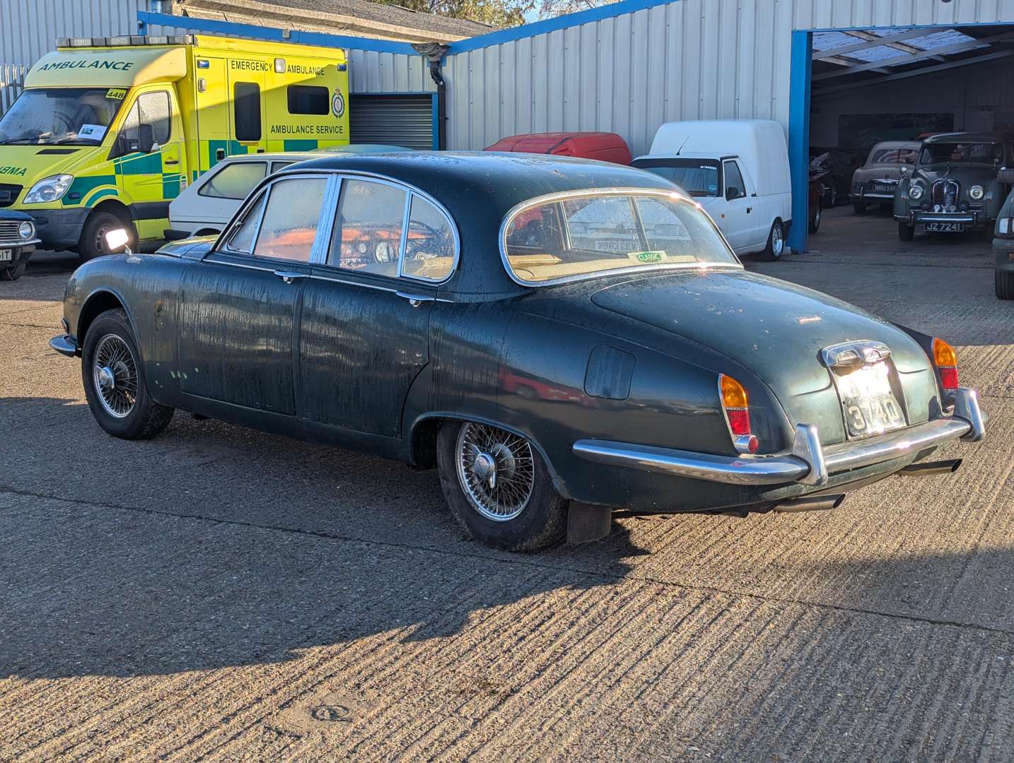 <p>1966 JAGUAR S-TYPE</p>