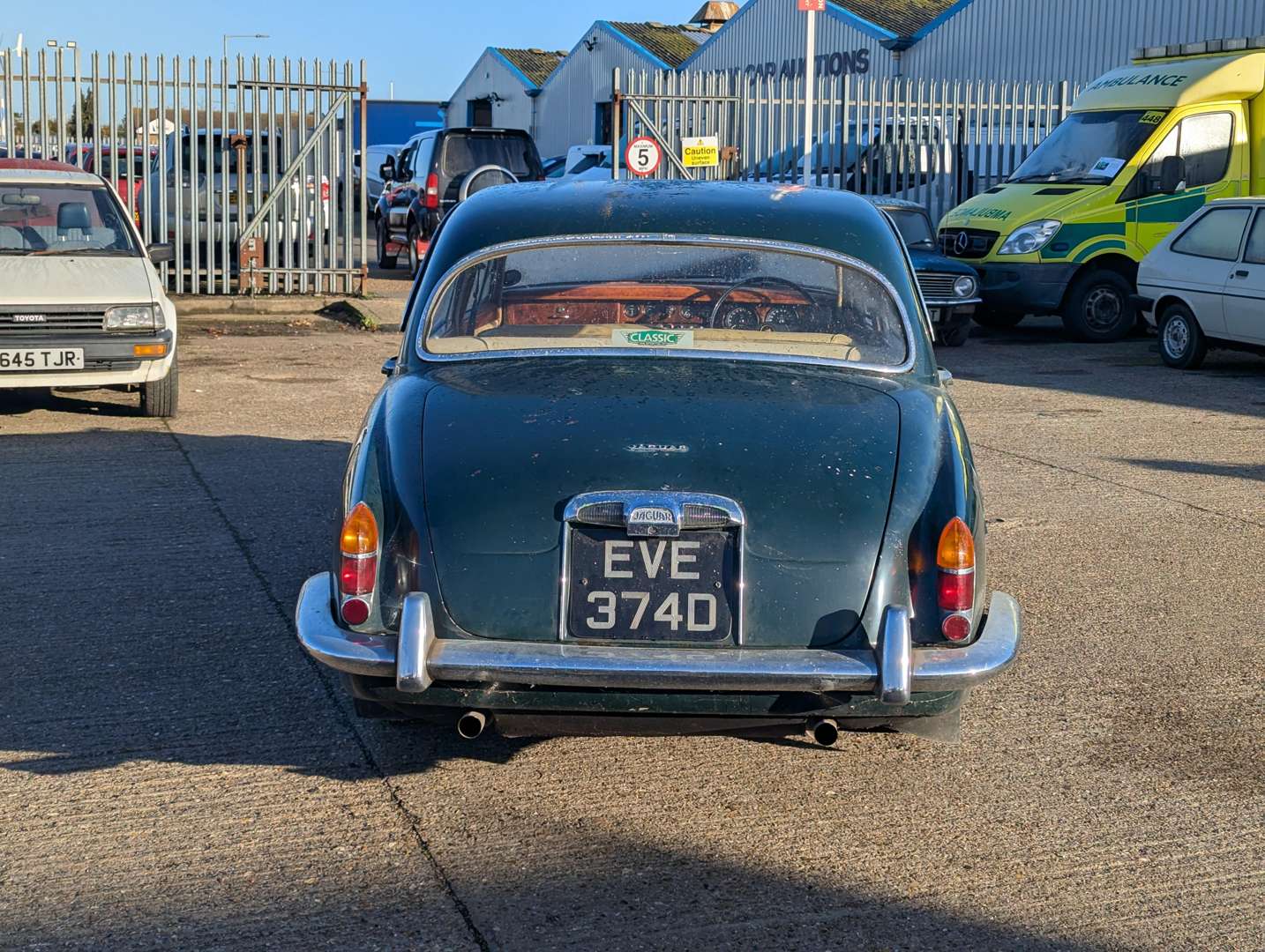 <p>1966 JAGUAR S-TYPE</p>