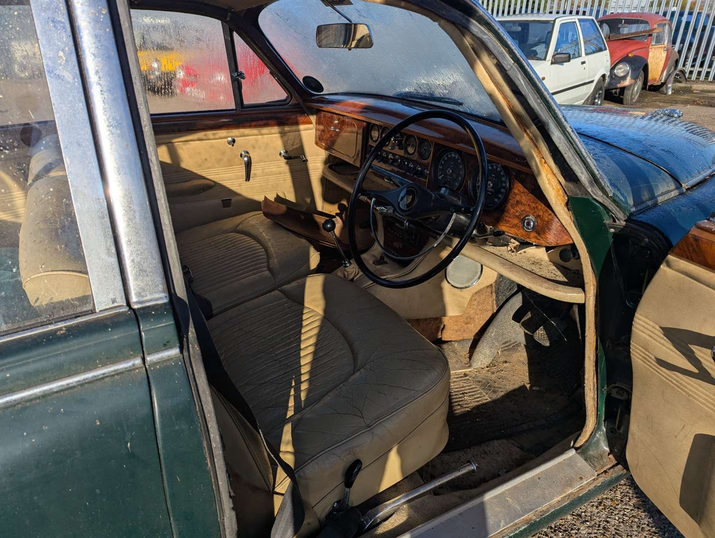 <p>1966 JAGUAR S-TYPE</p>