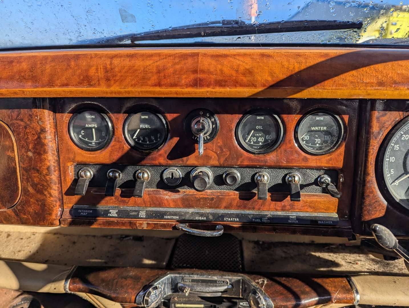 <p>1966 JAGUAR S-TYPE</p>