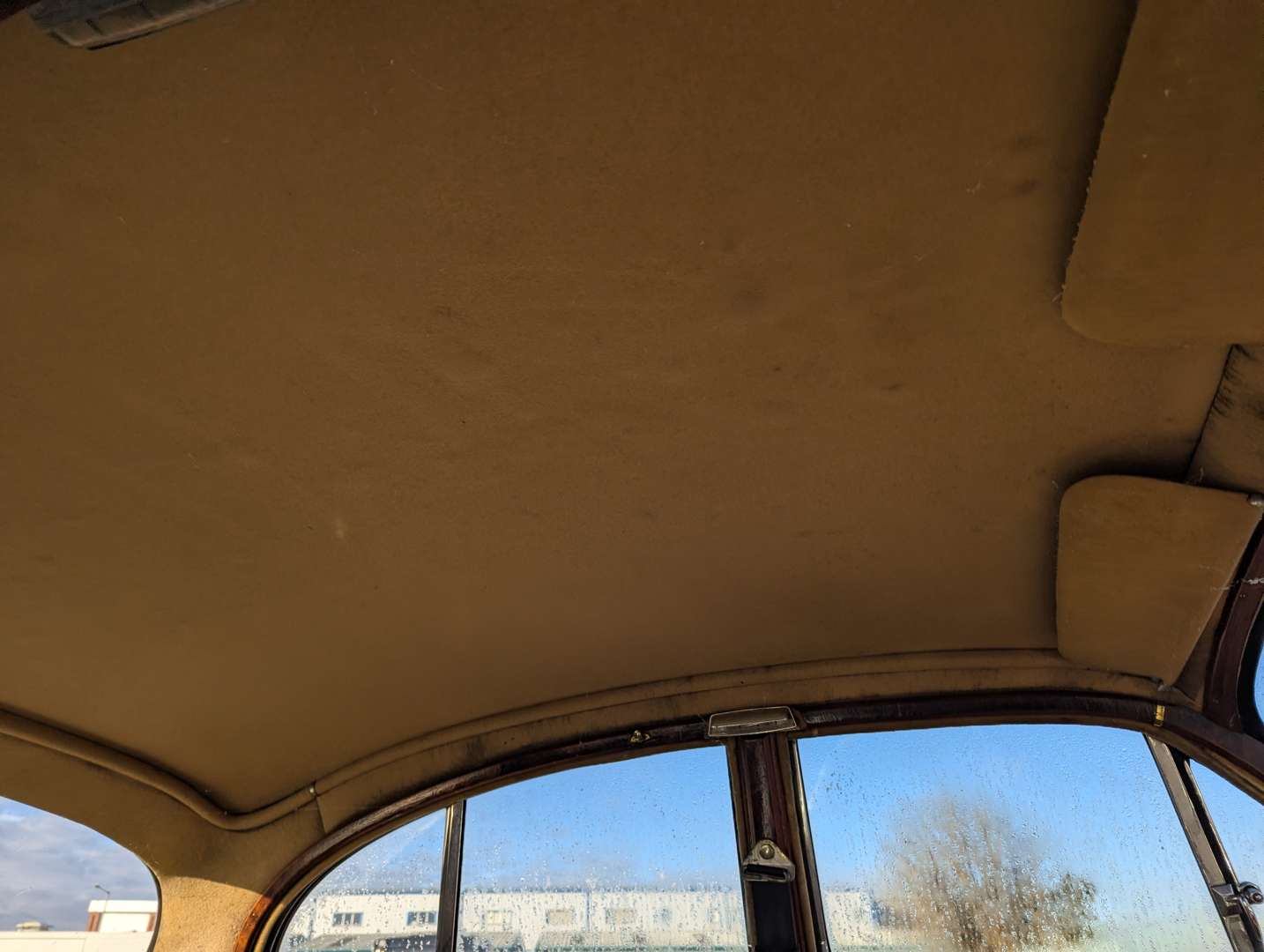 <p>1966 JAGUAR S-TYPE</p>