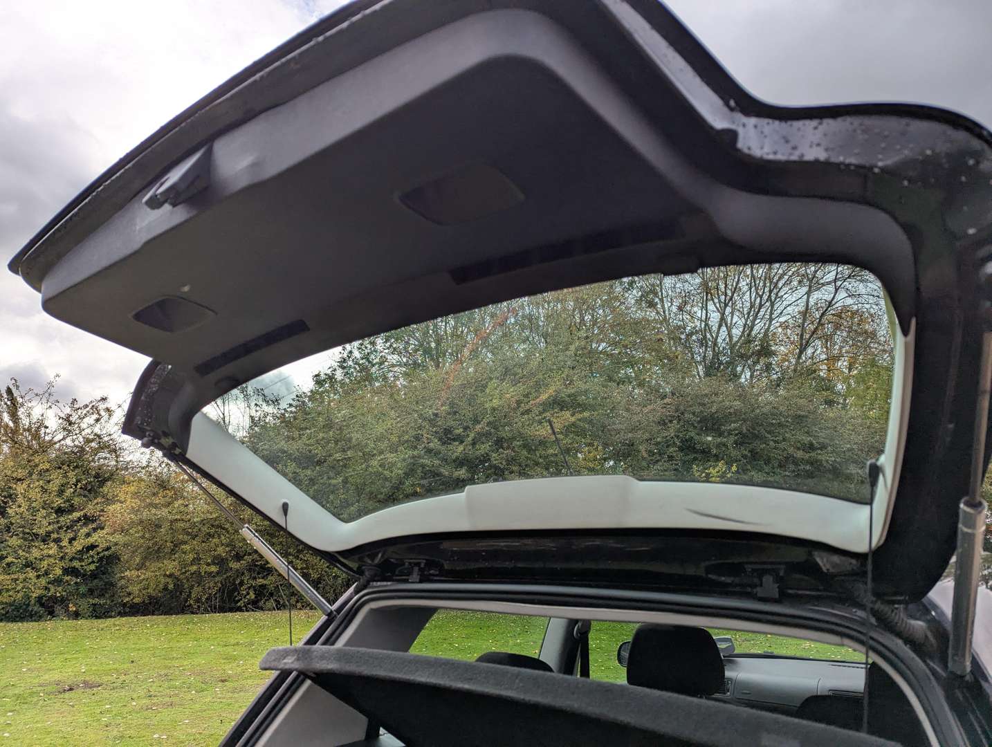 <p>2003 VW GOLF GT TDI</p>