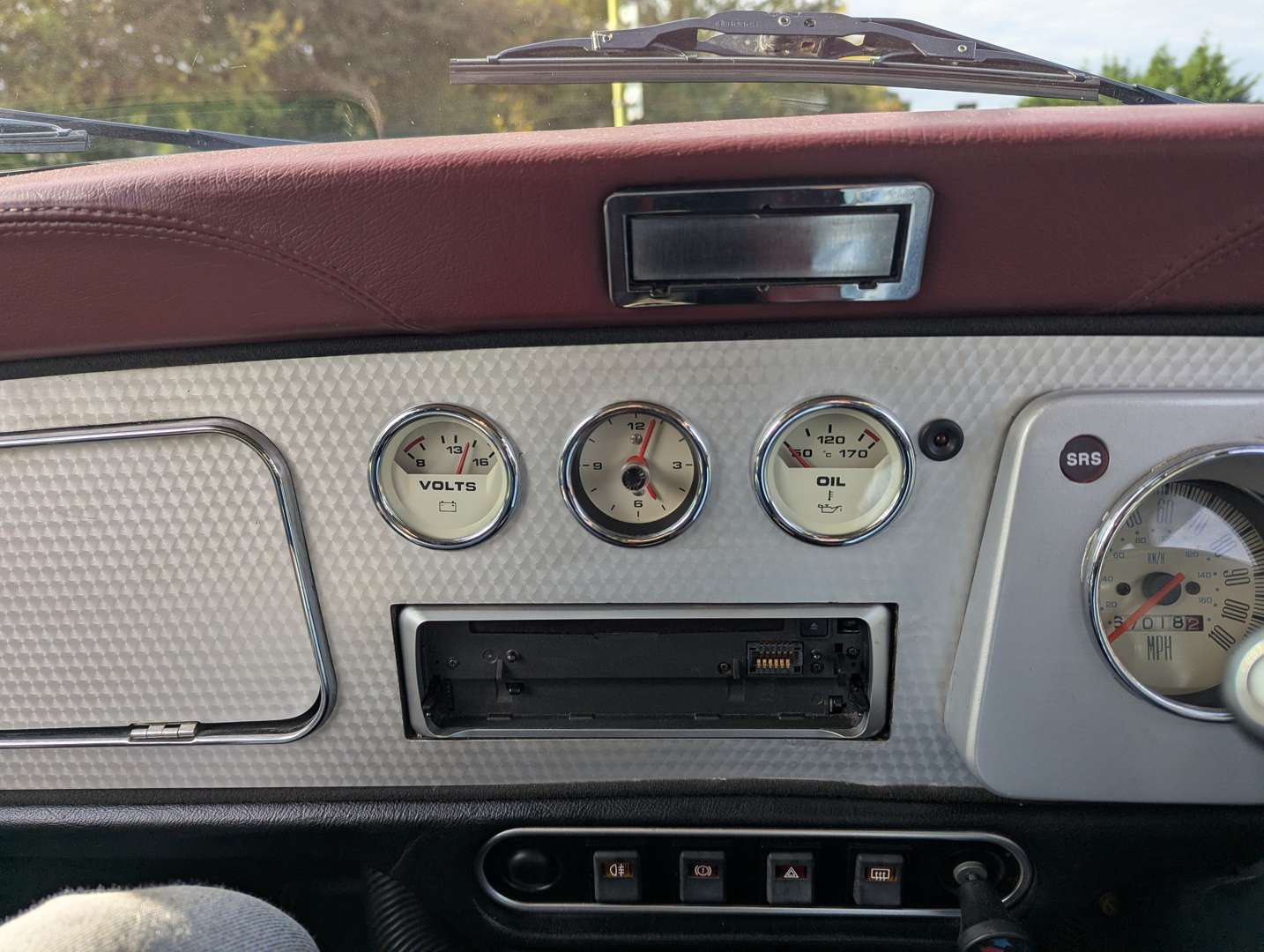 <p>1999 ROVER MINI COOPER 40TH ANNIVERSARY</p>